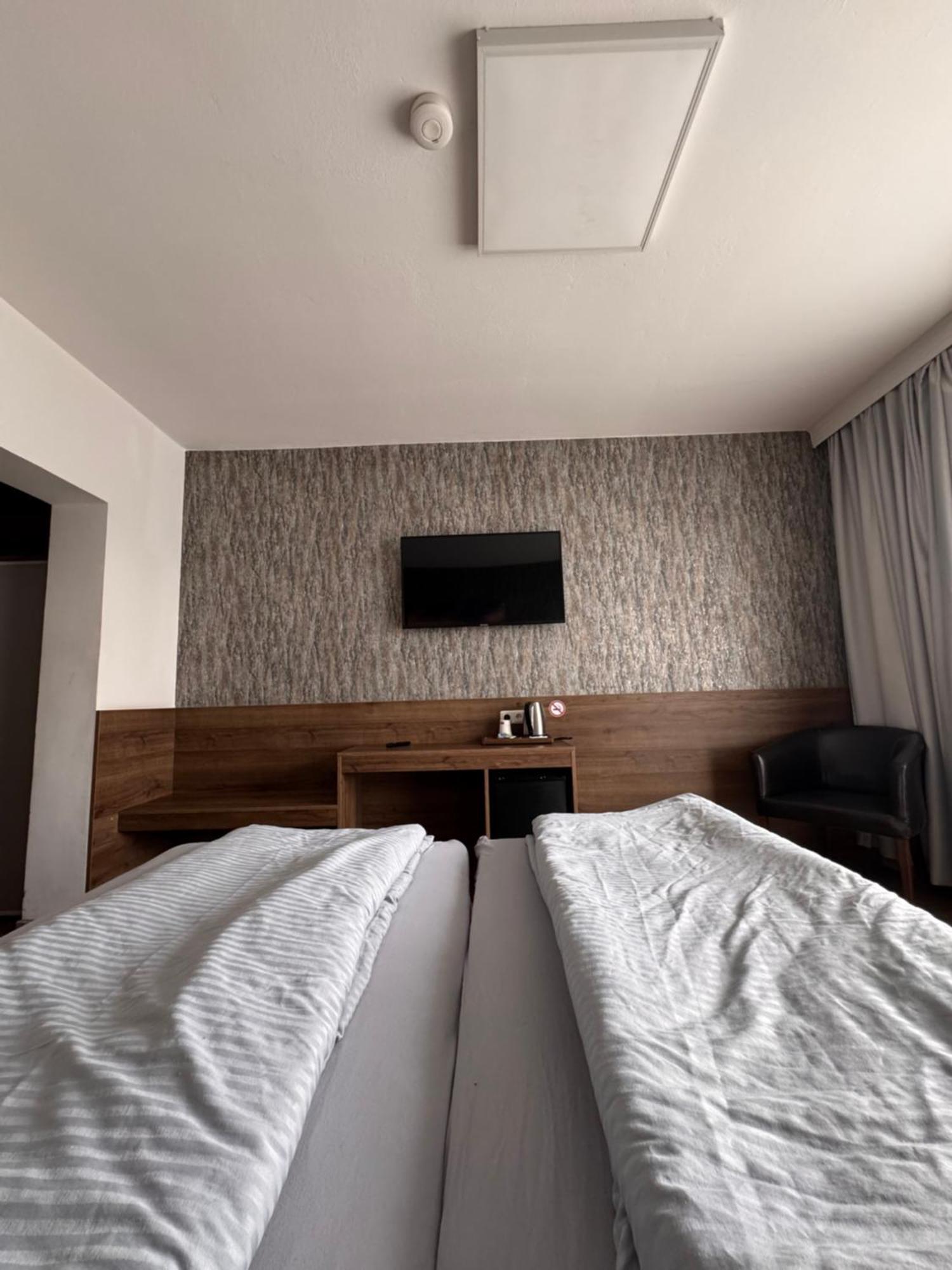 F Hotel 24H Check-In Hörsching Exteriér fotografie